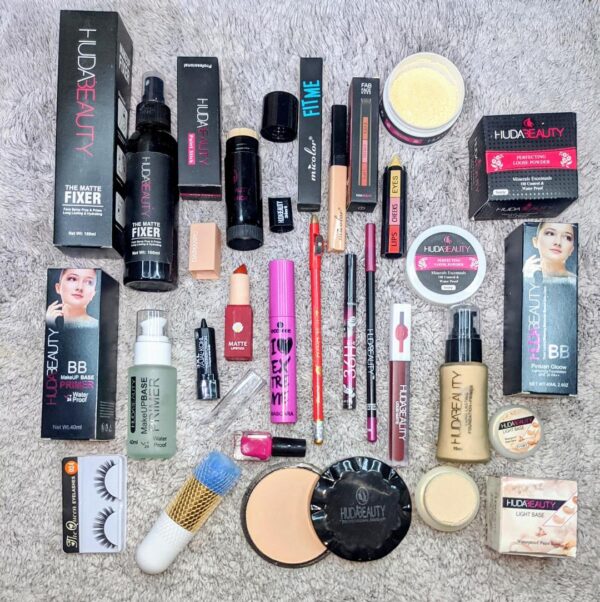 Ultimate 19 in 1 Makeup Deal - 9 Pcs of Beauty Essentials for Flawless Looks